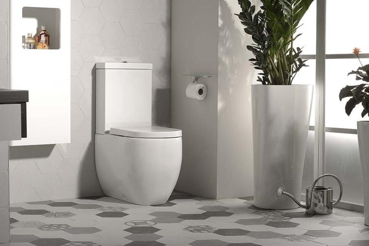 FLO Miska WC odpływ pionowy/poziomy 311701 aranżacja