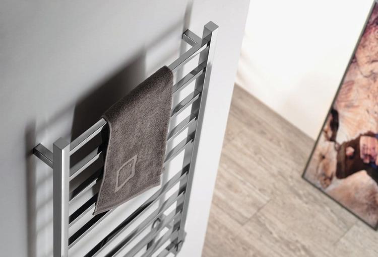 ESKINADO łazienkowy suszarko ogrzewacz elektryczny (suszarka) z timerem 120 W 1160x620 mm ER430V