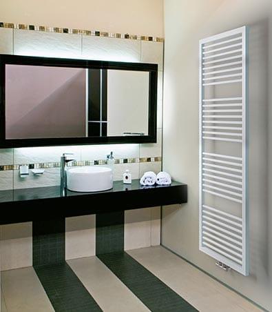 RIMINI Grzejnik łazienkowy antracyt 394W 600x823 mm RA832 - aranżacja