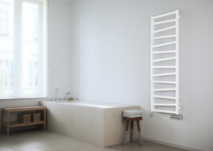 ZIG Grzejnik łazienkowy dekoracyjny kolor biel 582 W 500x1572 mm ZG516  - aranżacja