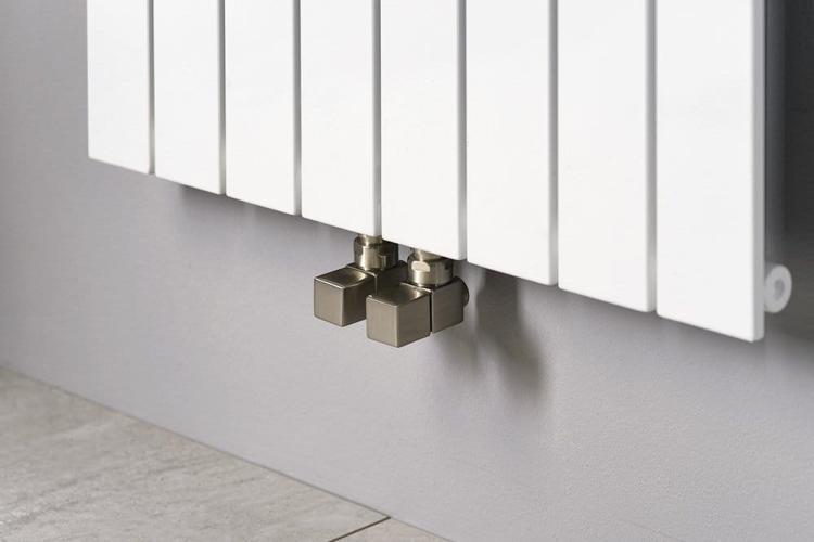 COLONNA Grzejnik łazienkowy dekoracyjny biały 1205 W 602x1800 mm IR1160- przyłącze