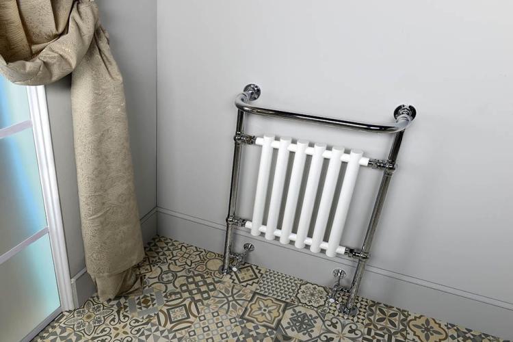 COK Grzejnik łazienkowy dekoracyjny biały/chrom 550 W 675x960 mm RE104- aranżacja1