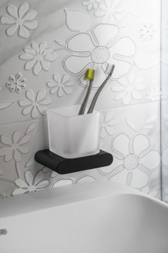 FLORI kubek, czarny mat/szkło mleczne RF004/15