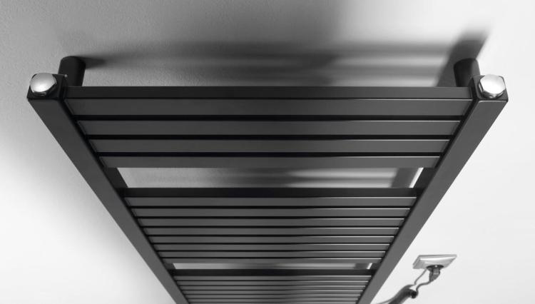 TONDI-E-grzejnik-elektryczny-450x970-mm-300W-czarny-mat-DE456T