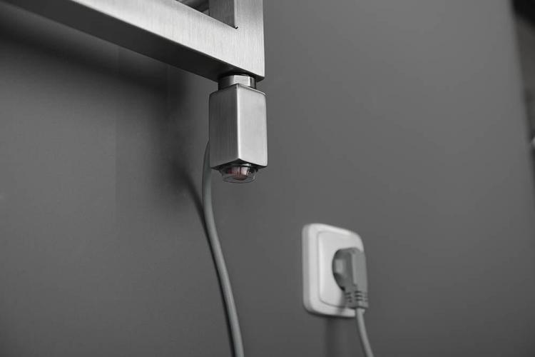 CARUSO Grzałka elektryczna 300 W, stal nierdzewna szczotkowana NR921 zamontowana