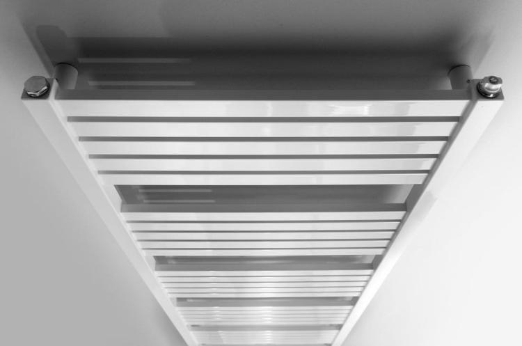 GRUNT grzejnik łazienkowy 500x1610 mm, podłączenie środkowe, biały 600.123.4 z góry