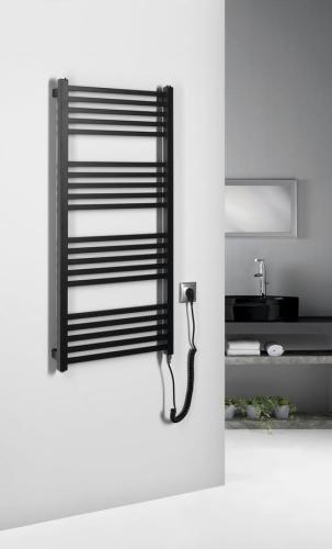 METRO-E grzejnik elektryczny 500x1060 mm, 400 W, czarny mat ME410B na ścianie