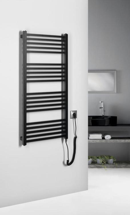METRO-E grzejnik elektryczny 500x1060 mm, 400 W, czarny mat ME410B na ścianie