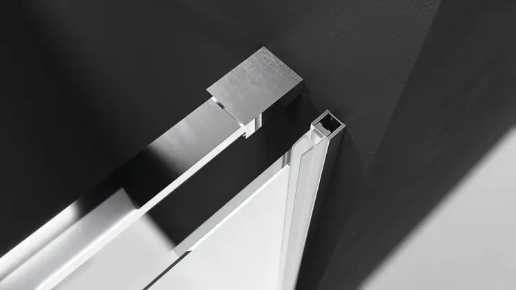 Podłużny wspornik instalowany we wnęce. Uszczelka magnetyczna ukryta w profilu.