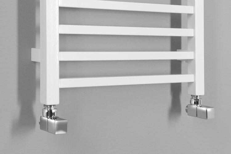 METRO Grzejnik łazienkowy biały 557 W 600x1510 mm IR420T podłaczenie