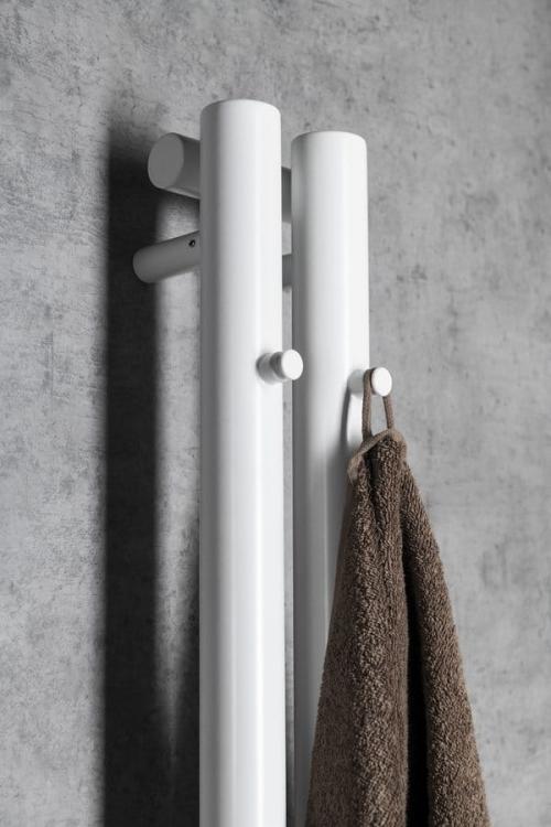 PILON grzejnik łazienkowy 122x1800 mm, 2 wieszaki, biały mat IZ125T wieszaki