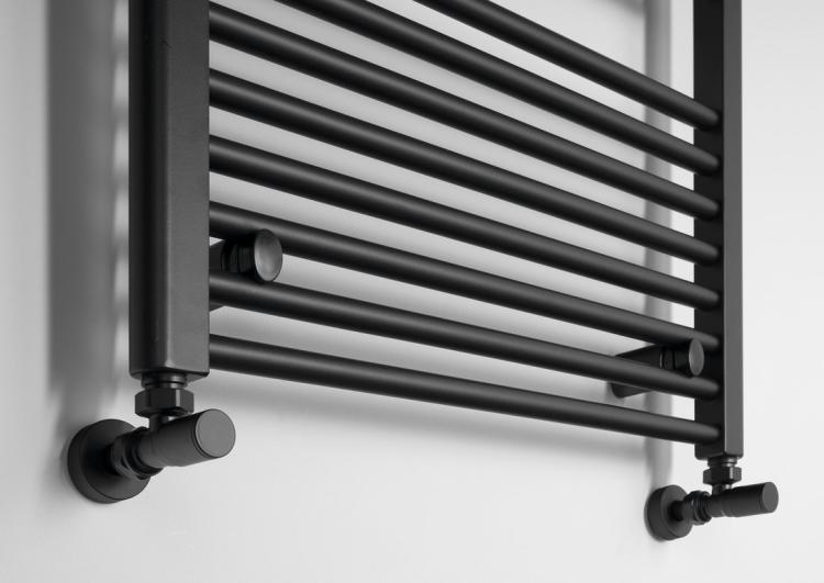 DIRECT Grzejnik łazienkowy 600x1680 mm, 1013 W, czarny mat ILR66B podłączenie