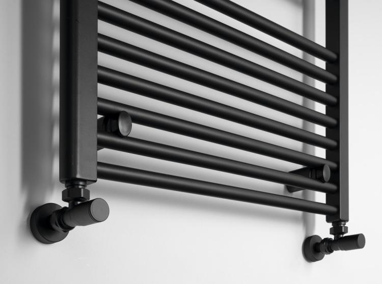 DIRECT Grzejnik łazienkowy 600x1320 mm, 795 W, czarny mat ILR36B podłączenie