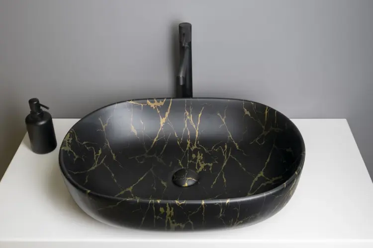 CALEO umywalka ceramiczna nablatowa, 60x42x14 cm, marmur portoro CA590PT aranżacja