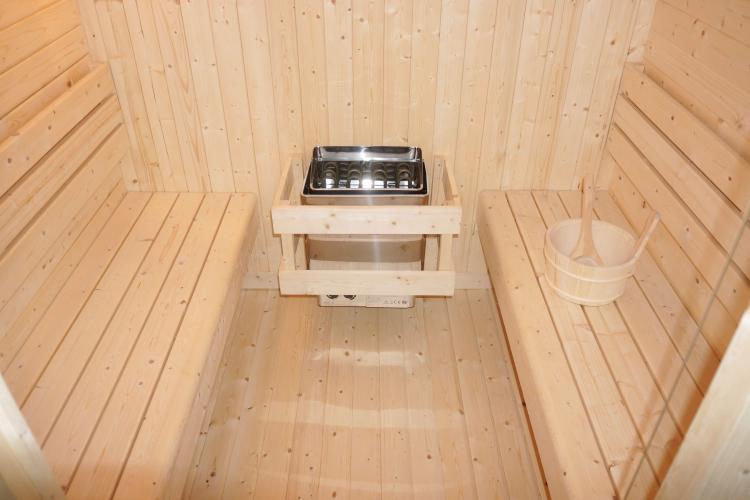 GÖTEBORG Sauna zewnętrzna ogrodowa 4 osobowa sucha Fińska świerk  F60220 wnętrze