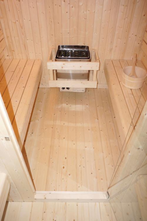GÖTEBORG Sauna zewnętrzna ogrodowa 4 osobowa sucha Fińska  świerk  F60220 środek