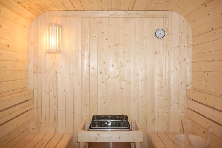 GÖTEBORG Sauna zewnętrzna ogrodowa 4 osobowa sucha Fińska świerk  F60220  z bliska