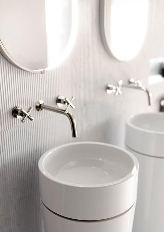 OKE ceramiczna podstawa ścienna do umywalki 554031, czarny mat 557031 aranżacja