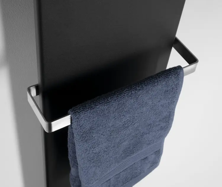 SMARTELLA Grzejnik łazienkowy dekoracyjny 250x1490 mm 403W czarny mat MI1429 z wieszakiem