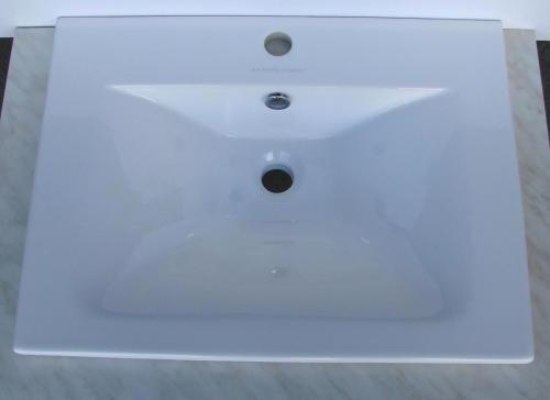 Umywalka ceramiczna meblowa 76x46,5 cm K951
