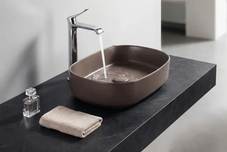 INFINITY OVAL umywalka ceramiczna nablatowa 55x36 cm, taupe 10NF65055-2H aranżacja