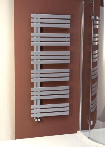 SILVANA Grzejnik łazienkowy dekoracyjny metaliczny srebrny 771 W 600x1500 mm IR155 - aranżacja