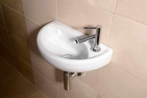 OVAL Umywalka mała 39x23 cm TP040 aranżacja